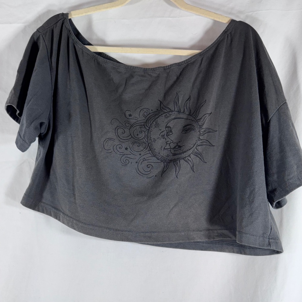 Romwe Women Large Charcoal Grey Celestial Sun Moon Graphic Crop Top Off Shoulder